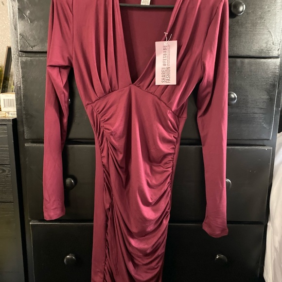 Dress - Picture 5 of 5